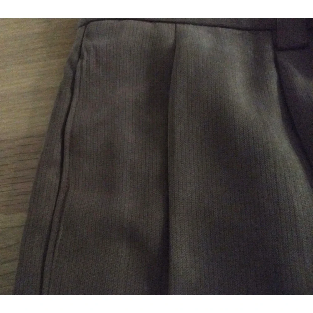 TOMMY BAHAMA Shorts Mens 38 Brown 100%‎ Silk Pleated Front Lightweight Chinos